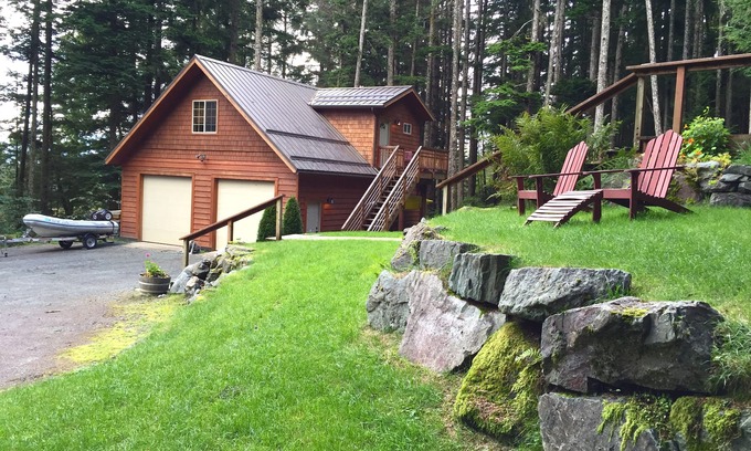 Juneau House | Hillside Haven - Secluded Guest Suite with Your Own Private Spa.
