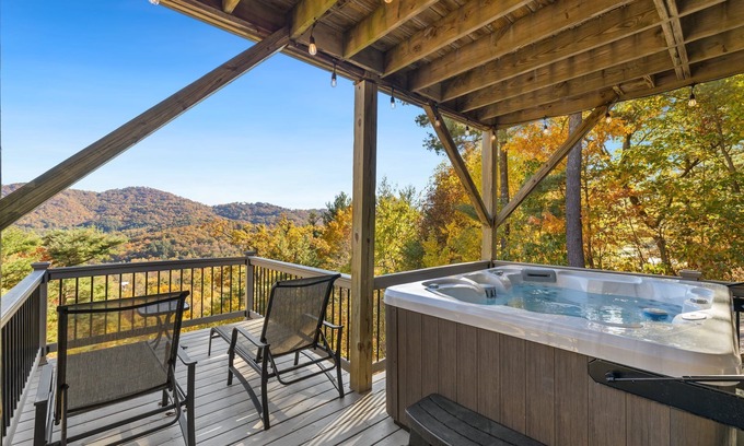 Asheville House | Hillside Hideaway | Hot Tub, Views + Biltmore Pass | 12 Mins to Asheville