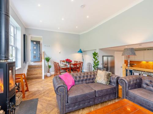 Maidstone House | Hillside - Uk48202