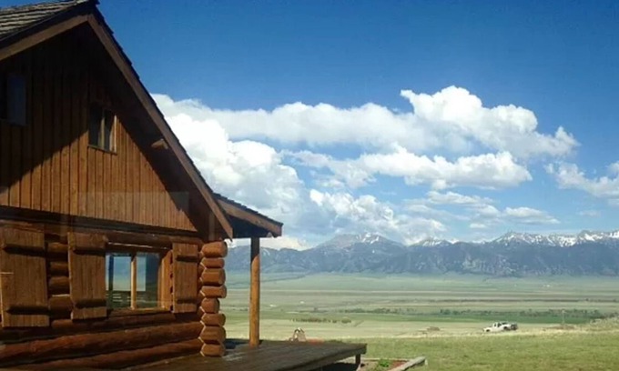 Virginia City Ranches Cabin | Hilltop Haven! Views and Privacy!