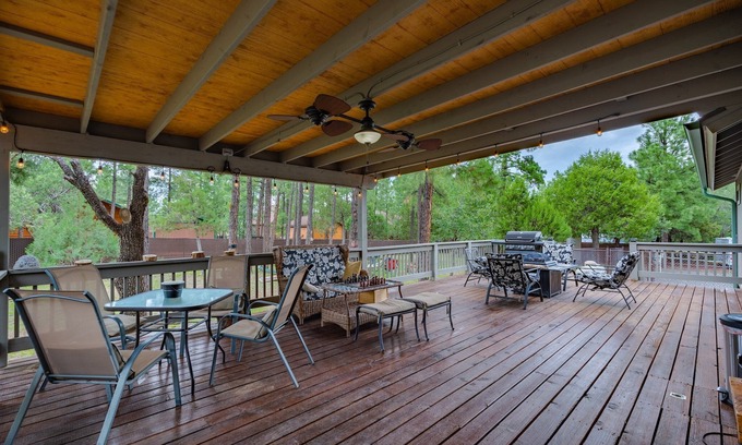 Pinetop-Lakeside Cabin | Hilltop Hideaway: Pine Paradise, Spacious Deck, Walk to Rainbow Lake
