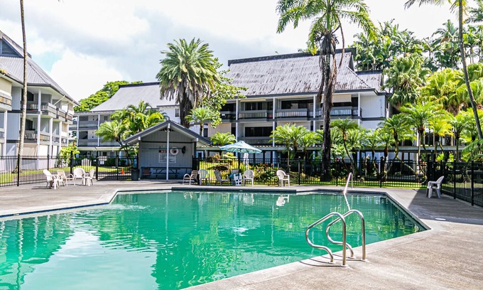 Hilo Apartment | Hilo Studio with pool and balcony 5 minutes from airport