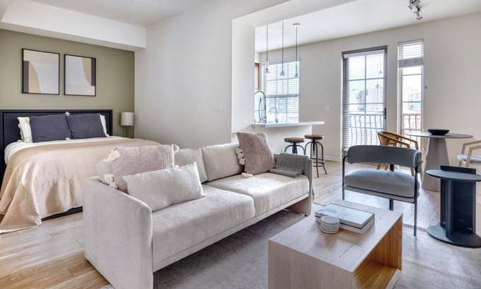 Little Italy Apartment | Hip Little Italy Studio w/Gym, BBQ & Pool, nr light rail, by Blueground