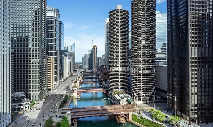 West Loop House | Hip Studio Near Willis Tower Skydeck - Enjoy an Unforgettable View