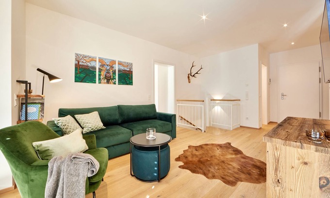 Garmisch-Partenkirchen Apartment | Hirsch - modern flat in central location with sunny terrace