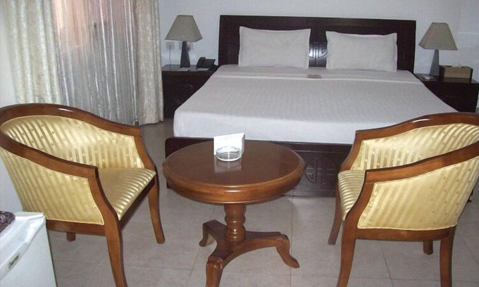 Labadi Hotel | His Majestys Hotel