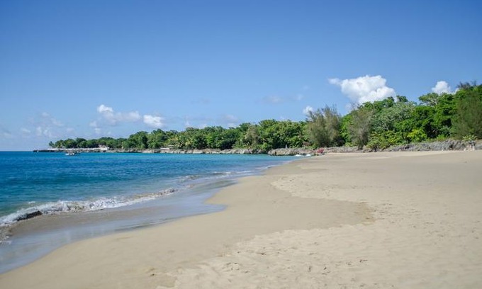 El Batey Apartment | Hispaniola Beachfront Penthouse