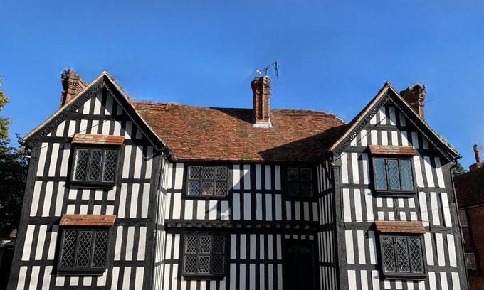 Fair Oak Green House | Historic 16th Century Tudor Manor with 5 bedrooms