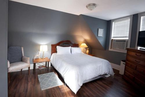 St. Charles Historic District House | Historic 2 bedroom house St Charles