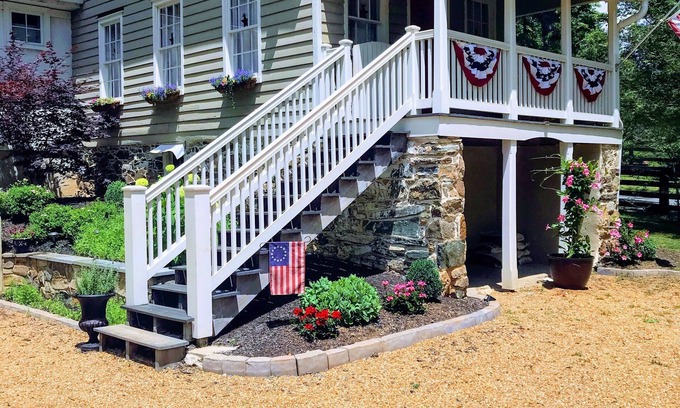 Aldie House | Historic and Updated Farmhouse Built in 1808