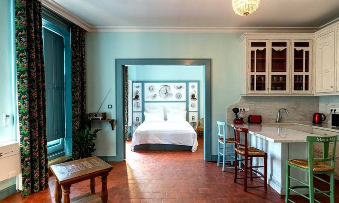 Pezenas Apartment | Historic apartment, pets allowed, center of Pézenas