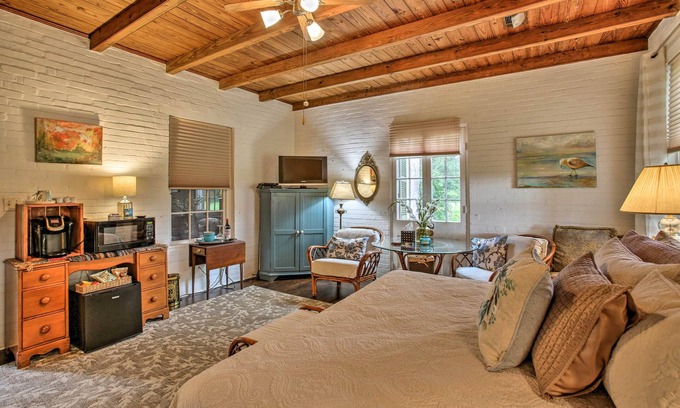 South Baton Rouge Apartment | Historic Baton Rouge Vacation Rental: 6 Mi to LSU!