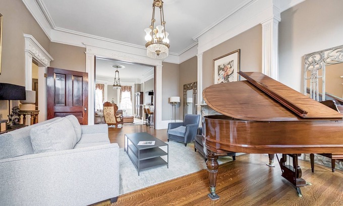 Beacon Hill House | Historic Beacon Hill Townhouse.