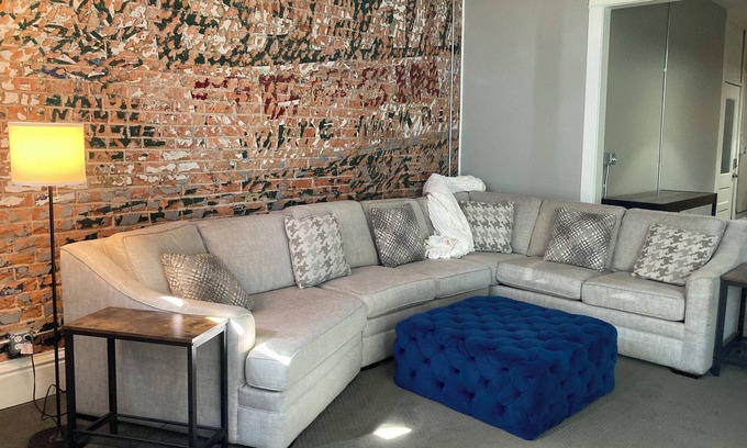 Albert Lea Apartment | Historic Charm- 2 bedroom apartment, downtown Albert Lea