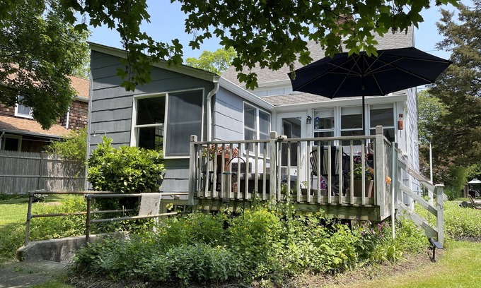 Southold Cottage | Historic cottage near the NoFo beach