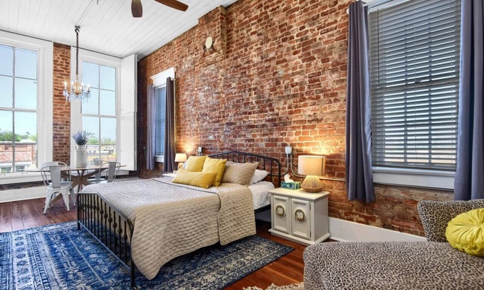 Denison Apartment | Historic Denison Loft with a View