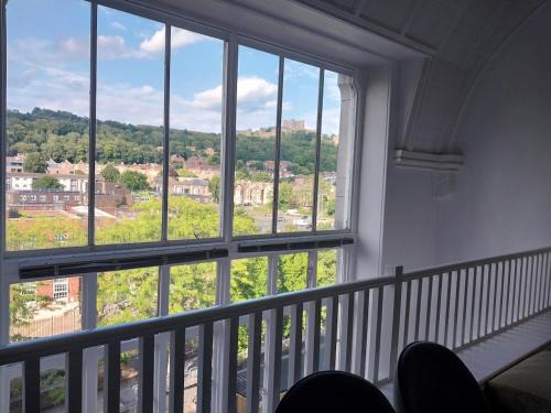 Dover Apartment | Historic Dover Stay with Stunning Castle View