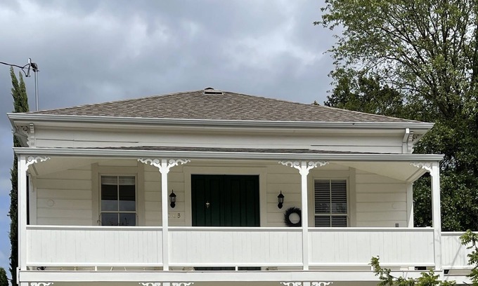 Yountville House | Historic Downtown Yountville Napa Valley Charmer