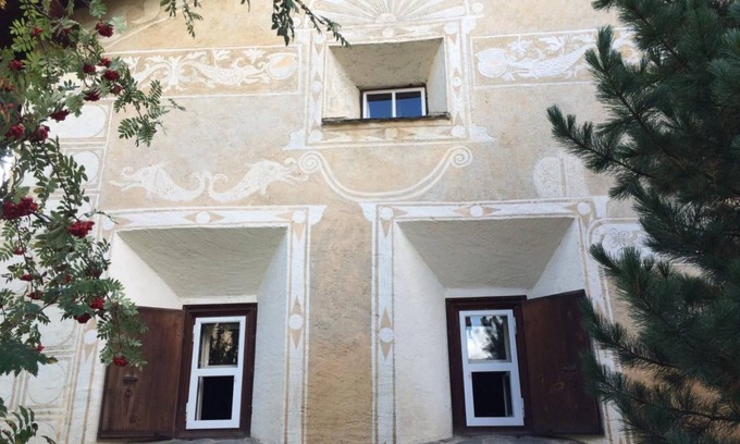 Cinuos-Chel Ski Chalet | Historic Engadine house "Chesa Delfins"