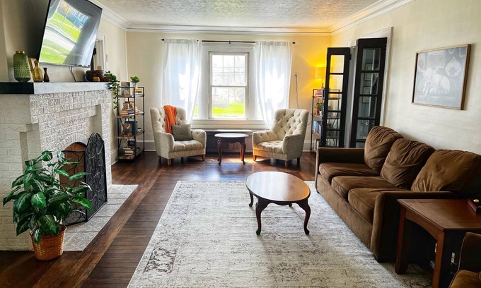 Medina House | Historic & Family Owned