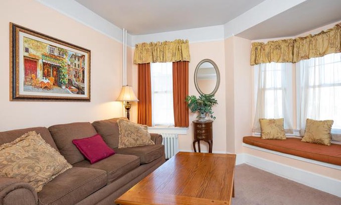 Condon Hotel | Historic Hotel Condon
