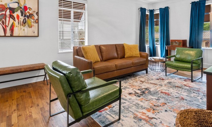 Hot Springs Condo | Historic Loft in Central Business District! Walk to Restaurants & Bathhouse Row!