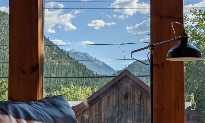 Georgetown House | Historic Mountain House close to skiing & outdoor adventures