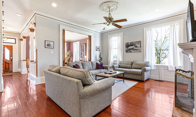 Arabi House | Historic New Orleans Gem - only 10 minutes- 4 Miles from French Quarter