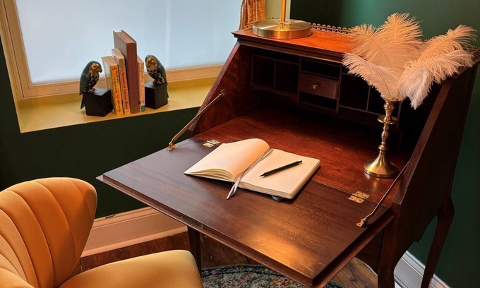 City Center Apartment | Historic, unique, downtown