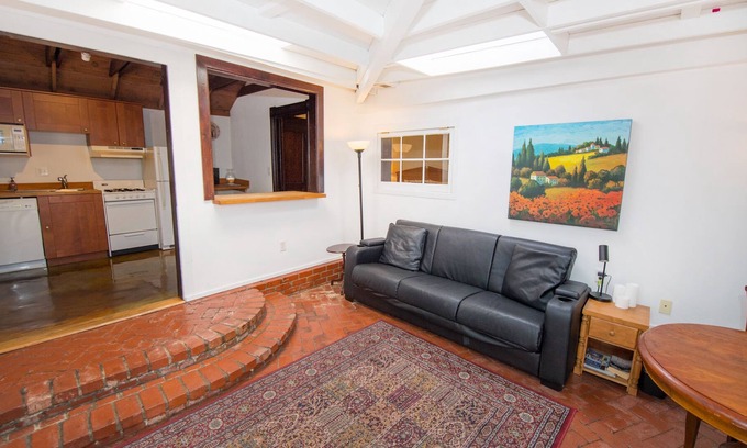 Cortez Hill House | Historic Victorian Downtown 1 Bedroom!