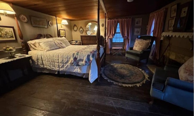 Andrews House | Historic Walker Inn