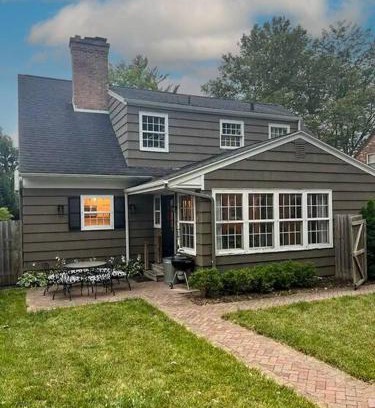 South Bend House | Historic Wayne Street - close to the Stadium