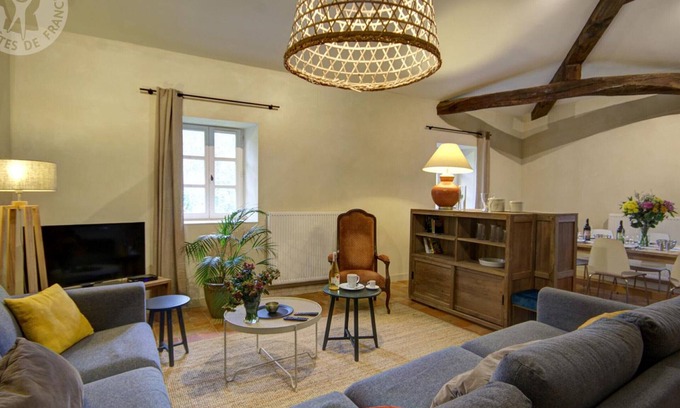 Sainte-Croix-en-Jarez Cottage | Historical Gîte with Wifi and pets allowed in Sainte-Croix-en-Jarez