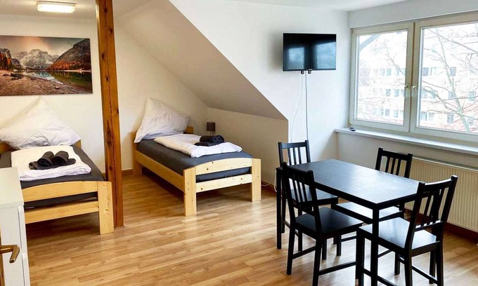 Kolonie Eichenweiler Apartment | HÖ01 large apartment with dryer and washing machine