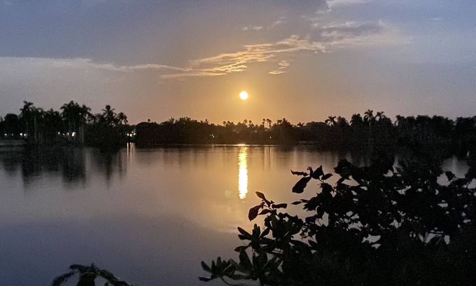 Hobe Sound House | Hobe Sound Waterfront Gem ~ Private Dock and Boat Launch ~ 3 min to the beach!