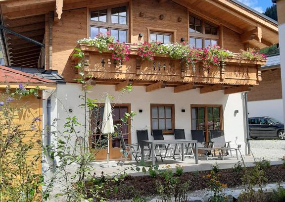 Rauris Apartment | Hochalmbahnen Chalets Rauris 1-07 WE1 Maislaufeldweg 1f EG