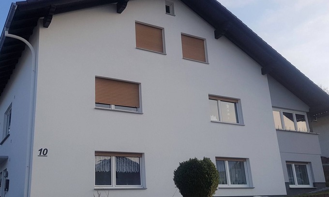 Steinau an der Strasse Apartment | Holiday Apartment 'Ferienwohnung Ziegler' with Shared Terrace, Garden & Wi-Fi