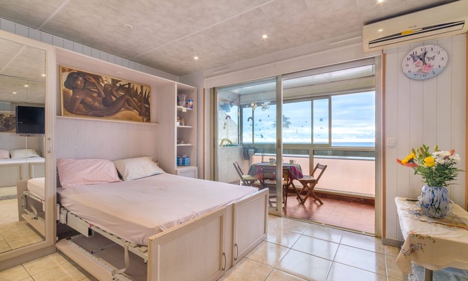 Saint-Laurent-du-Var Apartment | Holiday Apartment "Le Maeva" with Sea View, Terrace & Wi-Fi