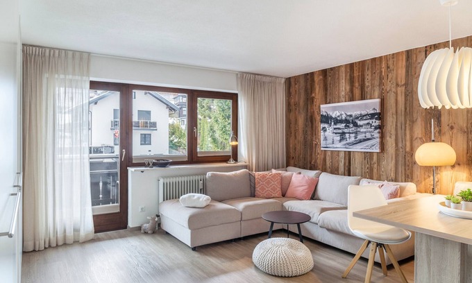 Seefeld in Tirol Apartment | Holiday Apartment "Haus Excelsior Top 20" with Mountain View, Balcony & Wi-Fi