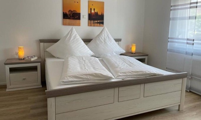 Waggershausen Apartment | Holiday Apartment 'Zeppelin N T' with Private Terrace, Shared Garden and Wi-Fi