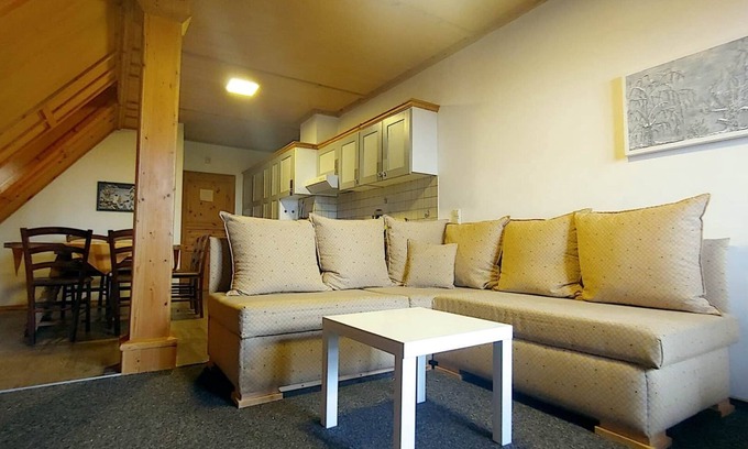 Fleckl Apartment | Holiday apartment "Luisenburg" – 2-6 Guests