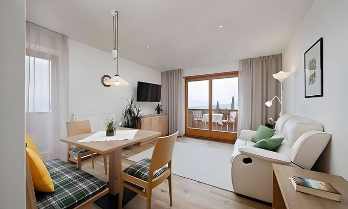 Schenna Apartment | Holiday Apartment 'Appartement Wieser A' with Mountain View, Shared Garden and Wi-Fi