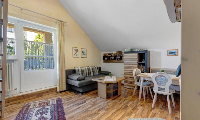 Tennenbronn Apartment | Holiday Apartment B with Balcony and Wi-Fi