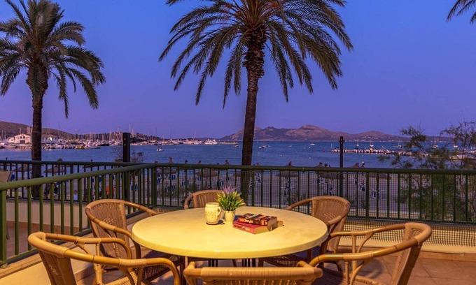Puerto de Pollensa Apartment | Holiday Apartment 'Daniela' next to the Beach with Sea View, A/C, Balcony & Wi-Fi