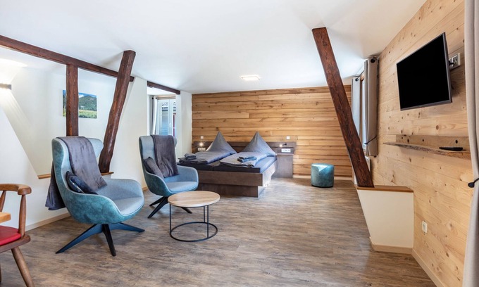 St. Blasien Apartment | Holiday Apartment '6' with Mountain View, Balcony and Wi-Fi