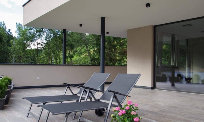 Avelengo Apartment | Holiday Apartment 'Deluxe' with Mountain View, Balcony & Wi-Fi in the ApartHotel Christine