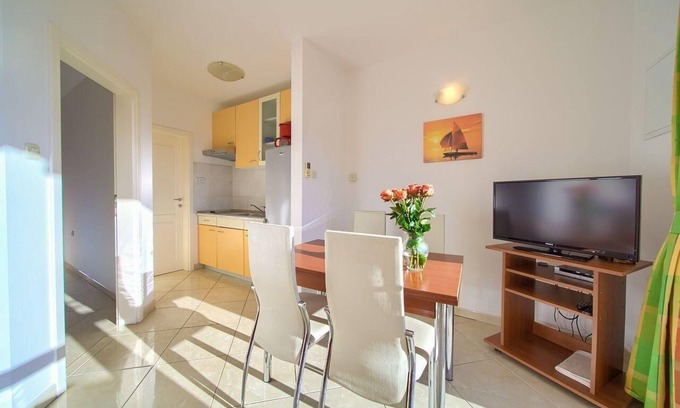 Cizici House | Holiday apartment Dobrinj for 1 - 4 persons with 1 bedroom - Holiday house
