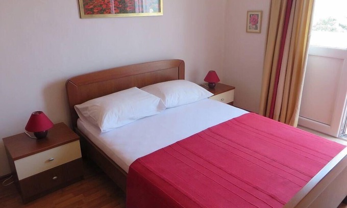 Drasnice Apartment | Holiday apartment Drasnice for 1 - 6 persons with 3 bedrooms - Holiday apartment in one or multi-fam