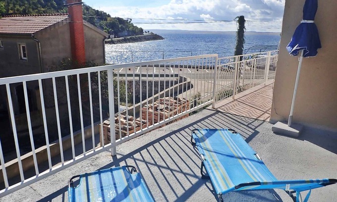 Susica Apartment | Holiday apartment for 9 people with sea views