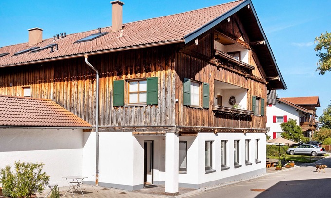 Rosshaupten Apartment | Holiday Apartment Götz, Accessible with Private Terrace.